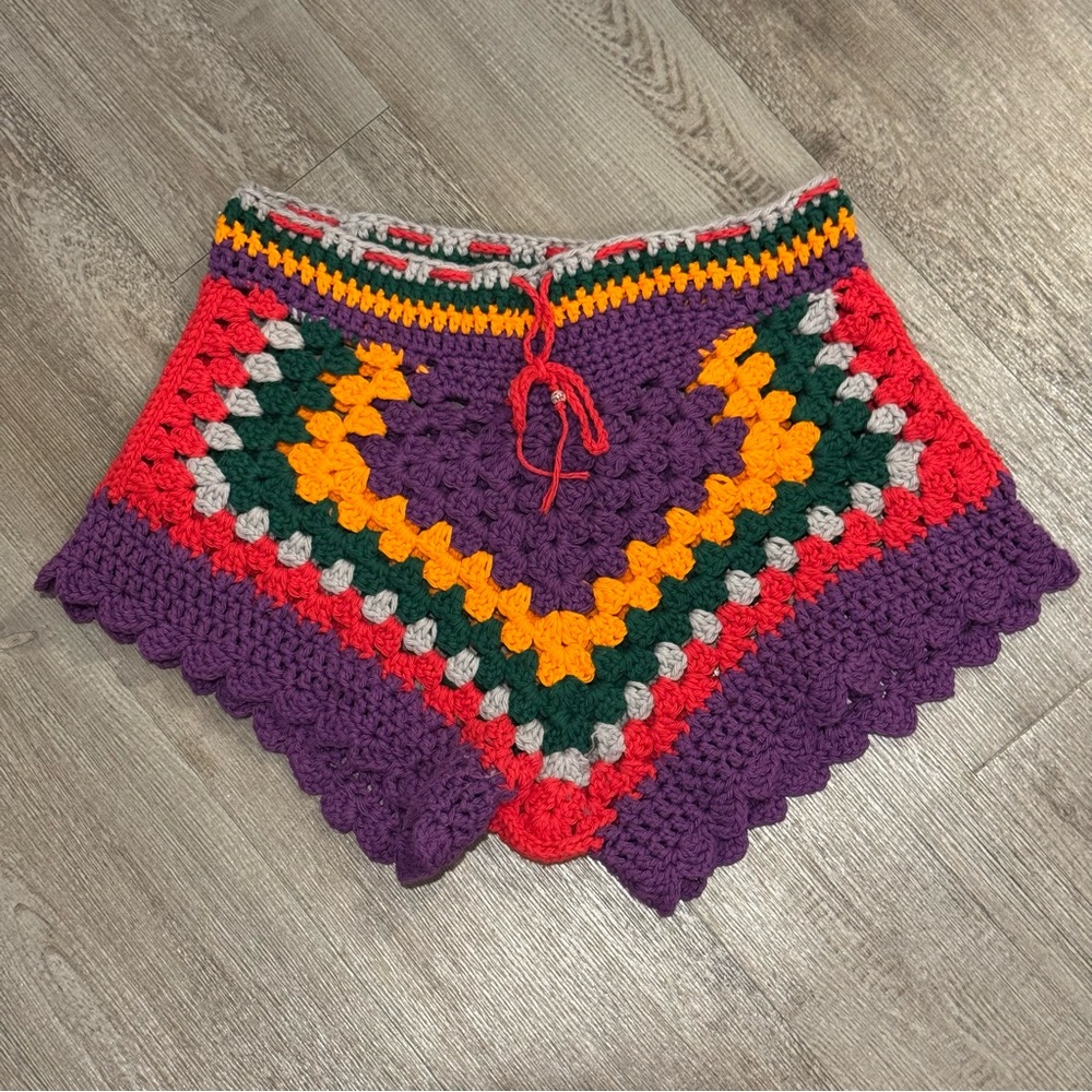 NEW Handmade Crochet Short Shorts With Scalloped Hem Colorful - Size Small - Picture 2 of 5
